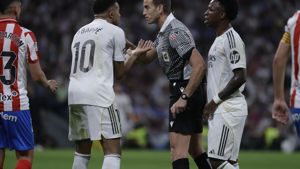 Kylian Mbappé es queixa a Alberola Rojas al Reial Madrid-Girona de la Lliga