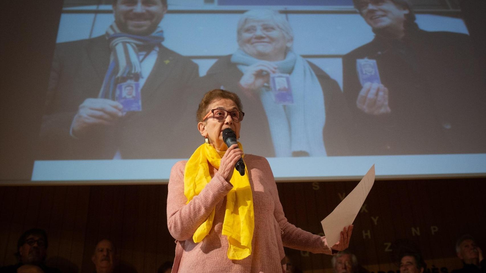Blanca Serra i Puig durante la presentación del manifiesto de independentistas de izquierdas en apoyo al expresidente Carles Puigdemont, a los exconsellers Toni Comín y Clara Ponsatí y al Consell per la República en Barcelona, en febrero de 2020.