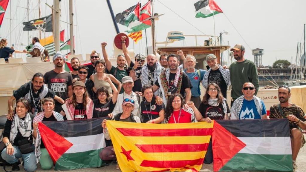 Miembros de la flotilla que partirá desde Barcelona a Gaza este 12 de abril