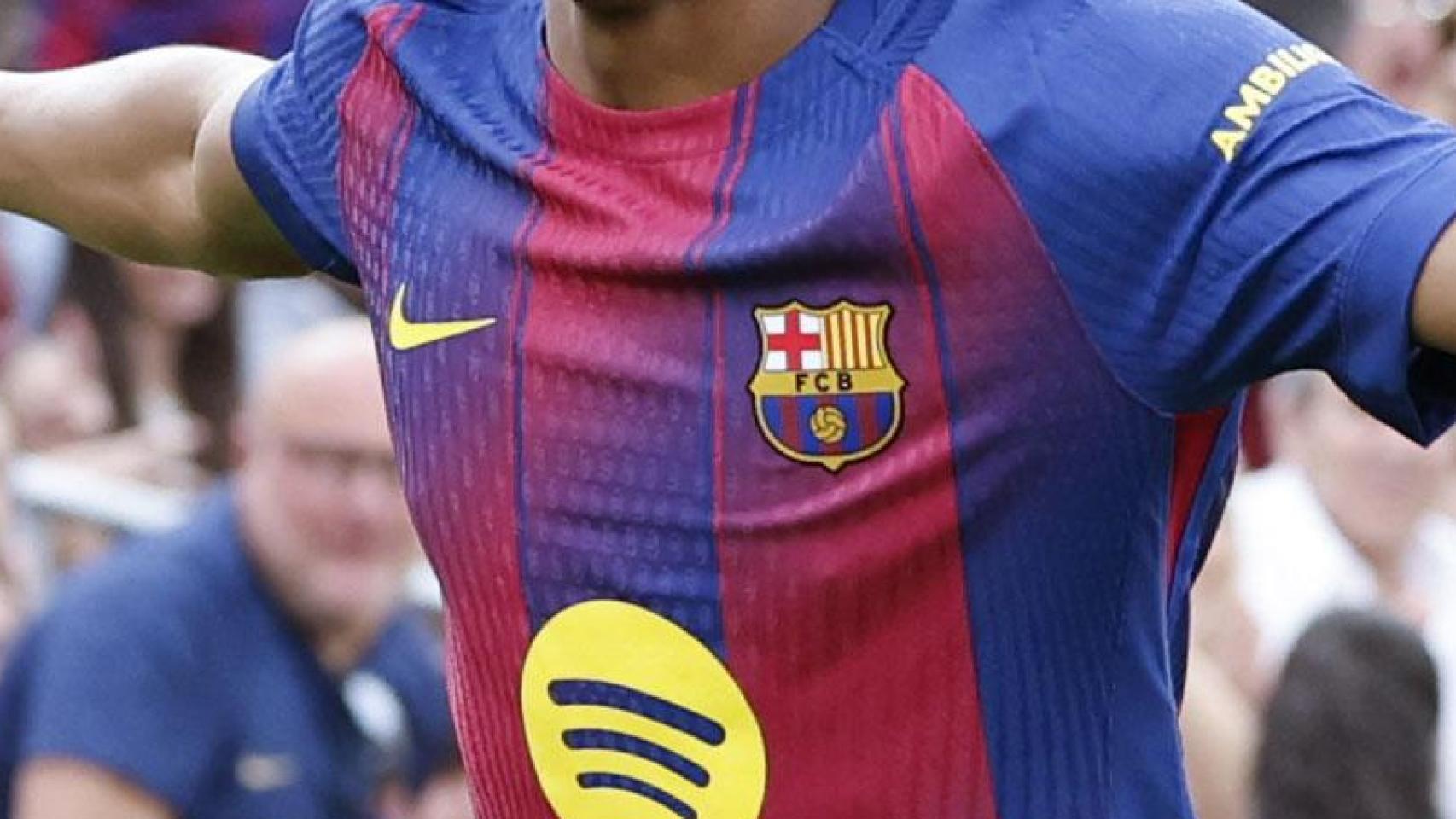 Lamine Yamal celebra su gol en el Barça-Espanyol