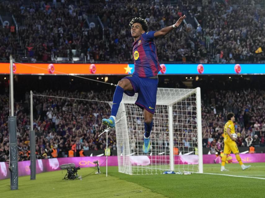 Lamine Yamal celebra el seu gol en el Barça-Espanyol