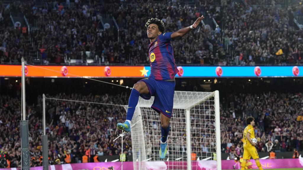 Lamine Yamal celebra el seu gol al Barça-Espanyol