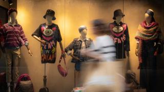 Maniquíes en una tienda de ropa