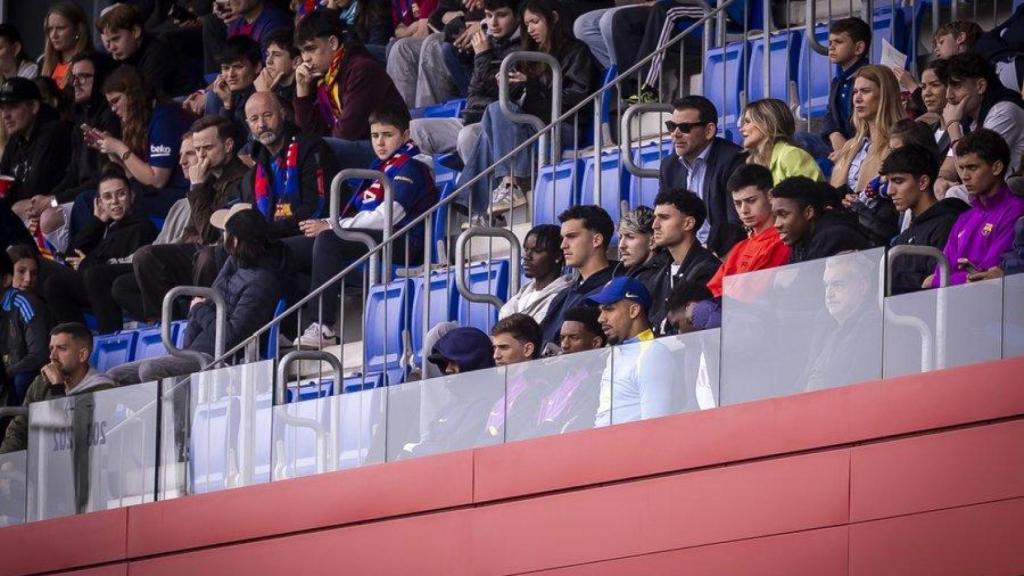 Lamine, Balde, Gavi y Araujo en el Johan Cruyff.jpg