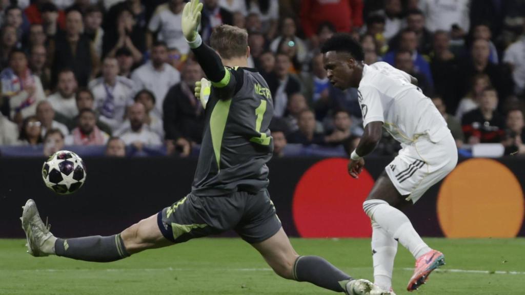 Vinicius Jr s'encara a Manuel Neuer al Reial Madrid-Bayern de Munic