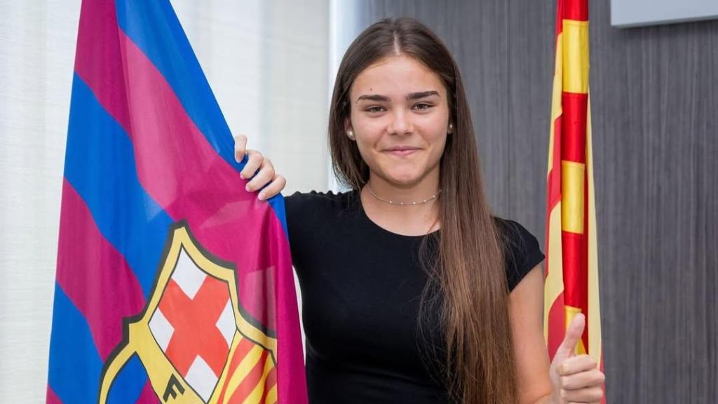 Natalia Escot, en l'acte de signatura amb el Barça Femení