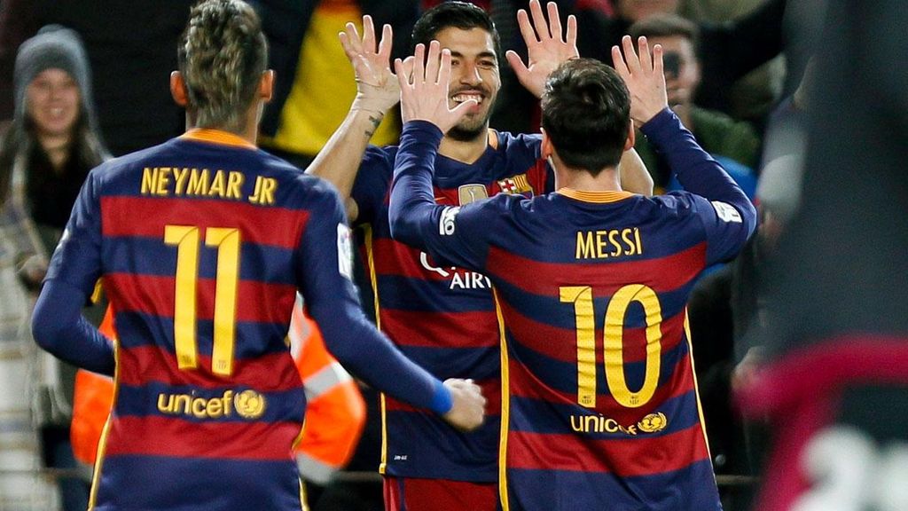 La MSN celebra un gol contra el València a la temporada 2015-16