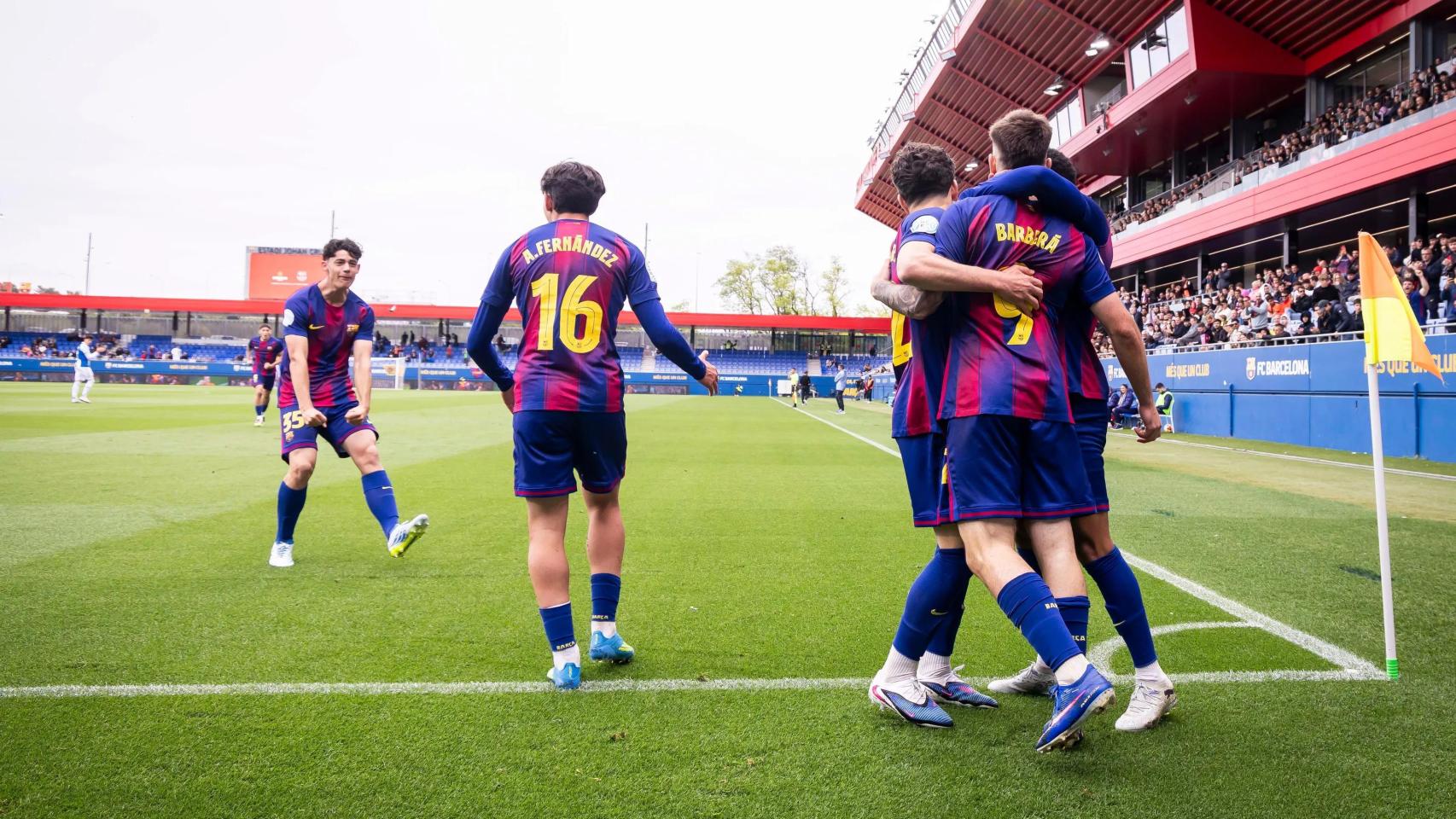 El Barça B celebra un gol ante el filial del Espanyol