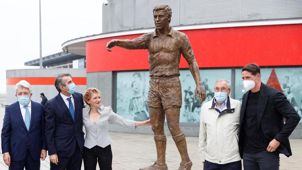 La inauguración de la estatua conmemorativa de Luis Aragonés