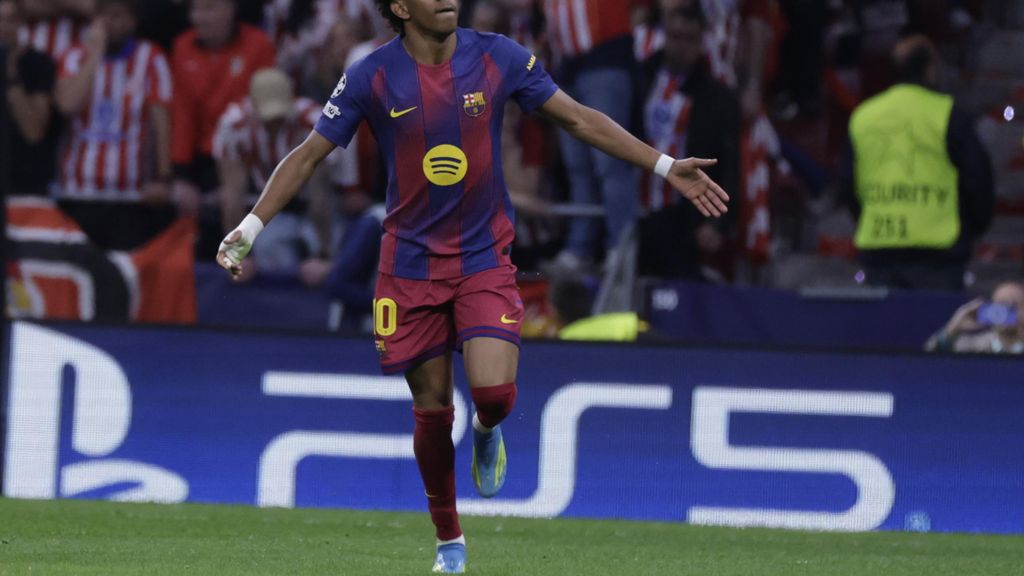 Lamine Yamal celebra su gol en el Atlético de Madrid-Barça de Champions League