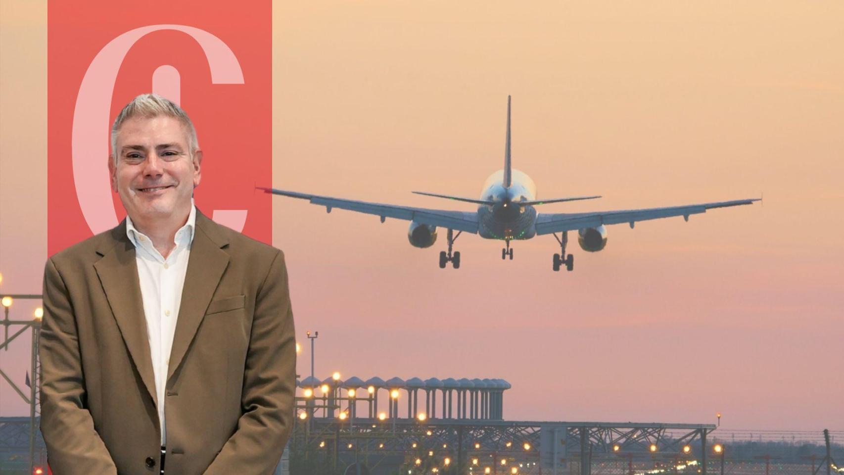 El experto aeroportuario Òscar Oliver y un avión despegando