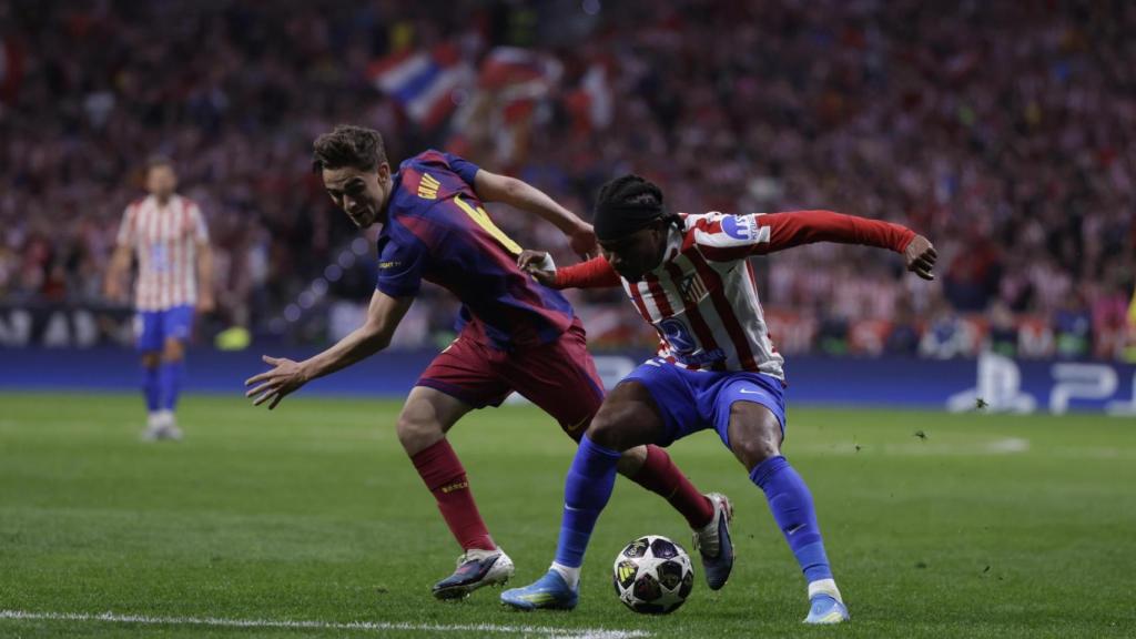 Gavi intenta detener a Ademola Lookman