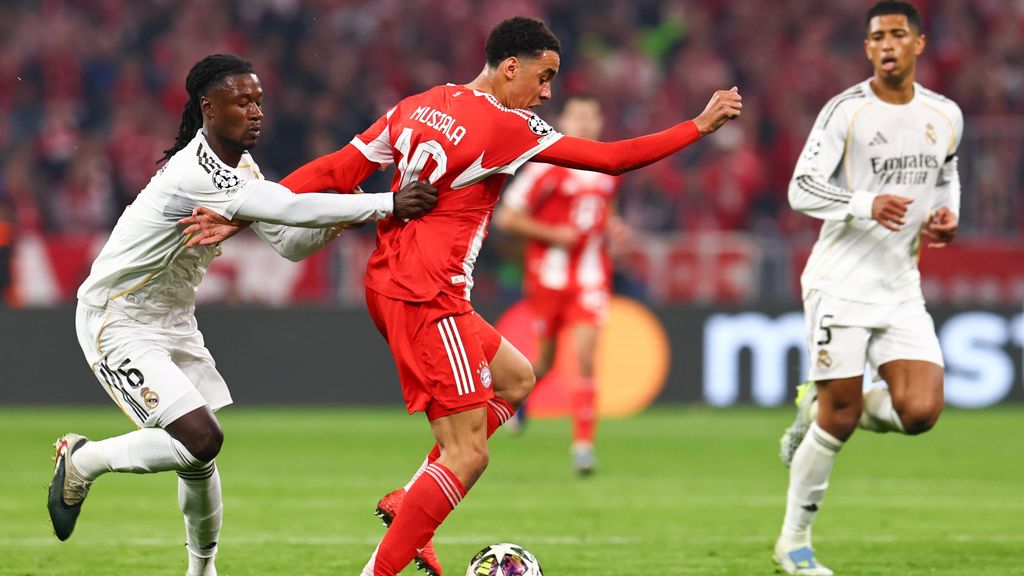Eduardo Camavinga agafa Jamal Musiala al Bayern de Munic-Reial Madrid de la Champions League