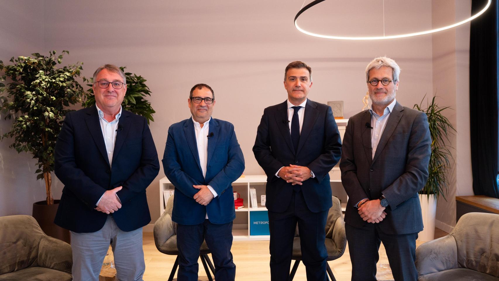 Enric Rius Macias, asesor en fiscalidad de Cecot y expresidente de Autcat; Alejandro Tercero, director adjunto de Crónica global; Salvador Noves, director de Propuesta de Valor de Segmentos Retail de CaixaBank, y Ferran Teixes, director general del IEF / Barcelona Finance School, en la mesa redonda sobre ‘Planificación financiera para la jubilación’