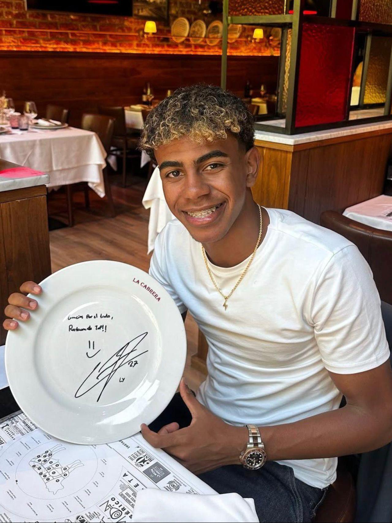 Lamine Yamal visita el restaurant La Cabrera