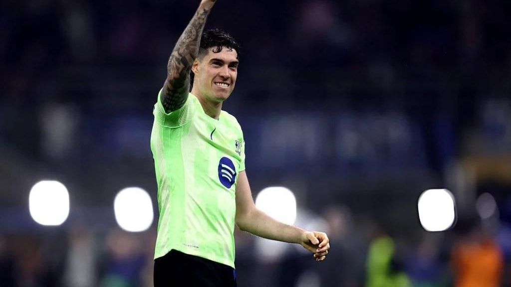 Alessandro Bastoni celebra el pas de l'Inter a la final de la Champions League 2024-25