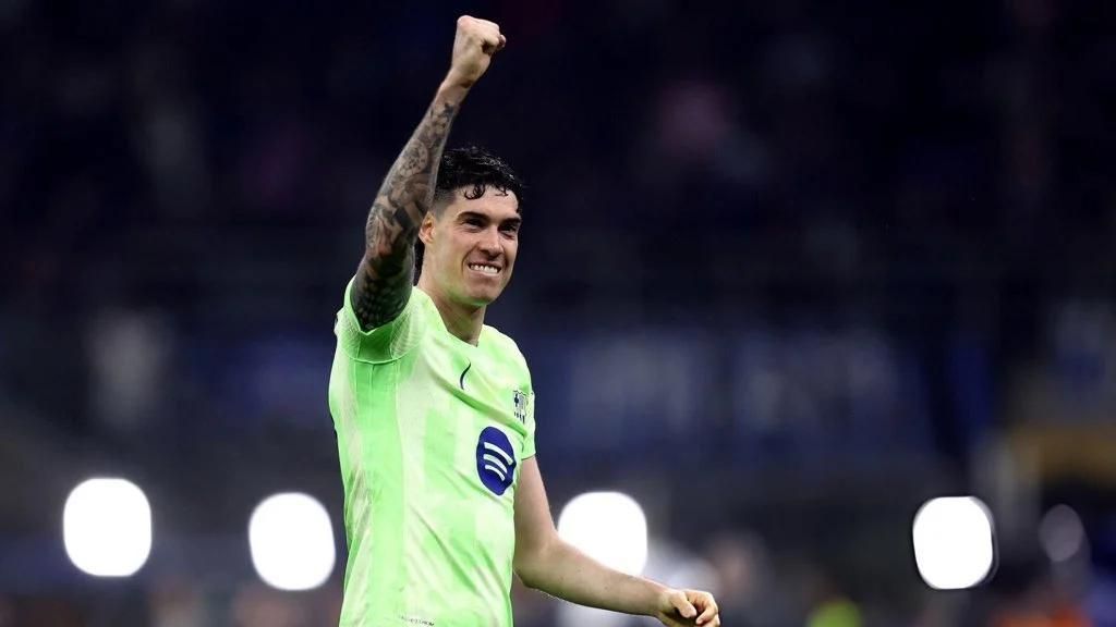 Alessandro Bastoni celebra el pas de l'Inter a la final de la Champions League 2024-25