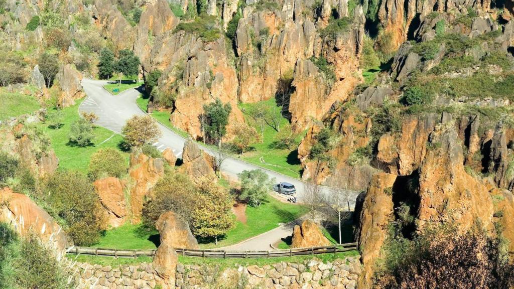 Formaciones calcáreas en el Parque de la Naturaleza de Cabárceno
