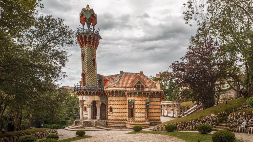 El Capricho de Gaudí (Comillas), una de los tres edificios que Gaudí diseñó fuera de Cataluña