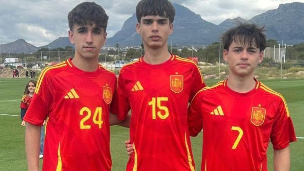Pol Sabadí, al centre de la imatge, amb la selecció sub-14 d'Espanya