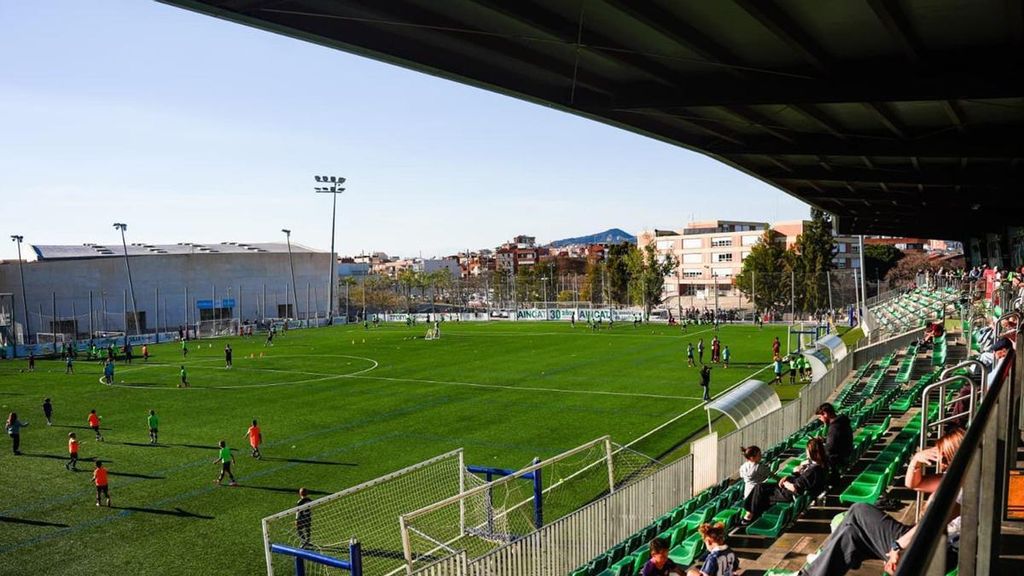 El campo del Cornellà, durante un partido