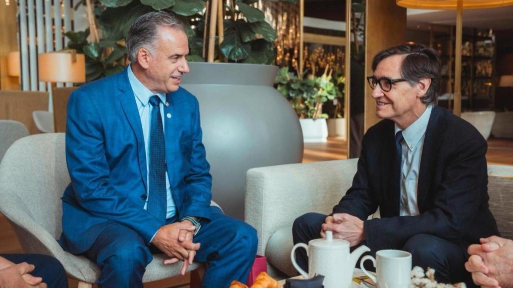 El presidente de Uruguay, Yamandú Orsi, y el presidente de la Generalitat, Salvador Illa, exploran vías de colaboración entre Catalunya y Uruguay en una reunión en Barcelona