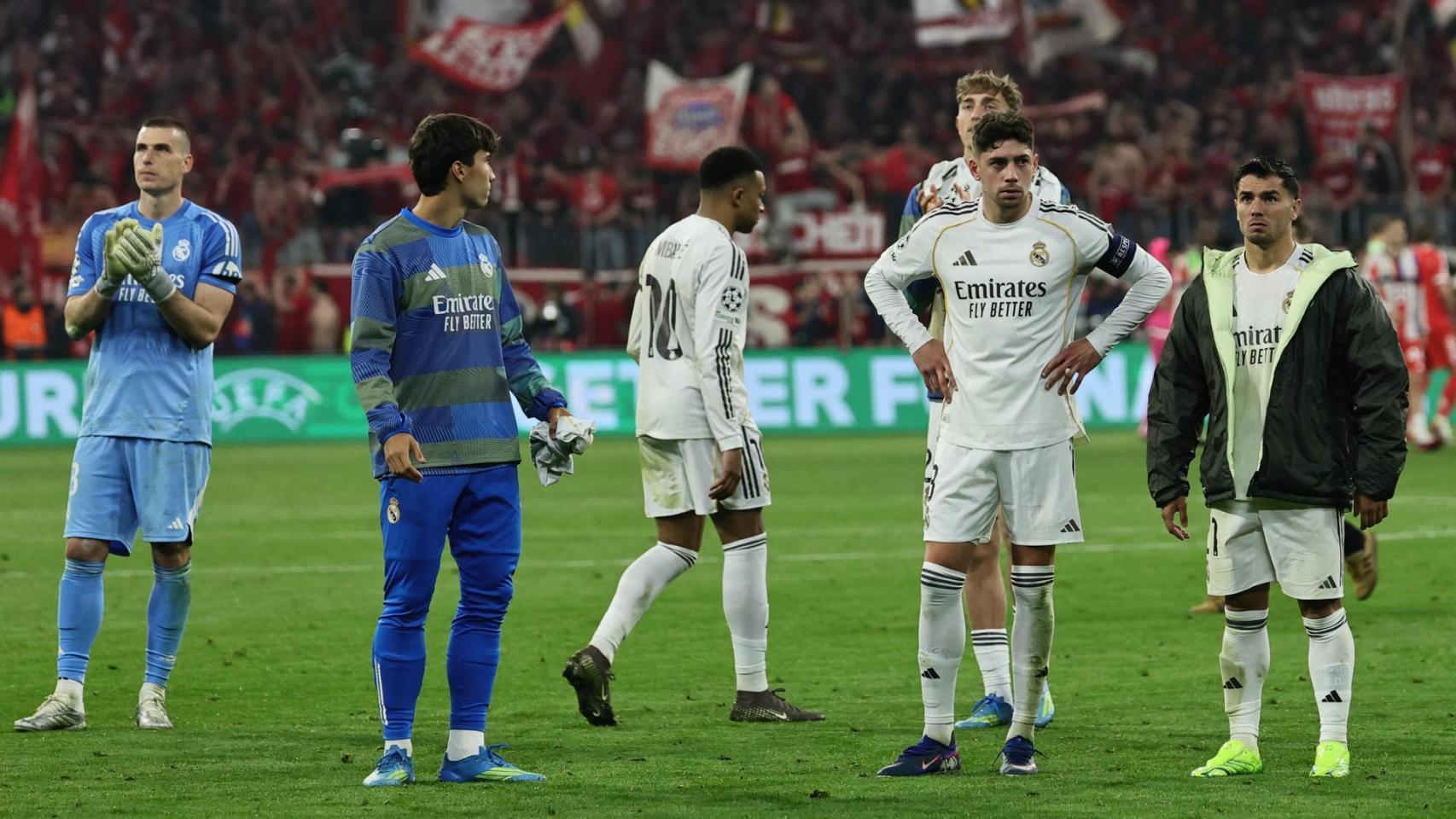Jugadores del Real Madrid, tristes tras caer eliminados contra el Bayern de Múnich