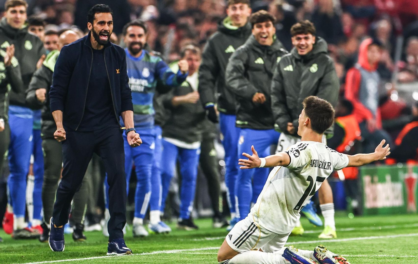 Arda Guler celebra amb Arbeloa un gol al Bayern de Munic