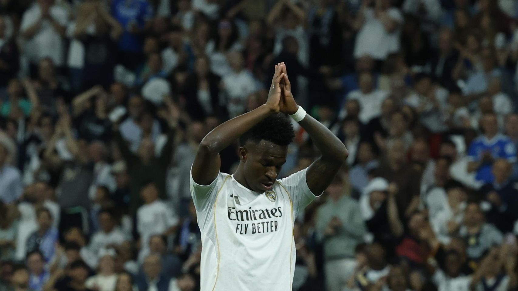 Vinicius Jr pide perdón al Bernabéu tras marcar en el Real Madrid-Alavés de la Liga