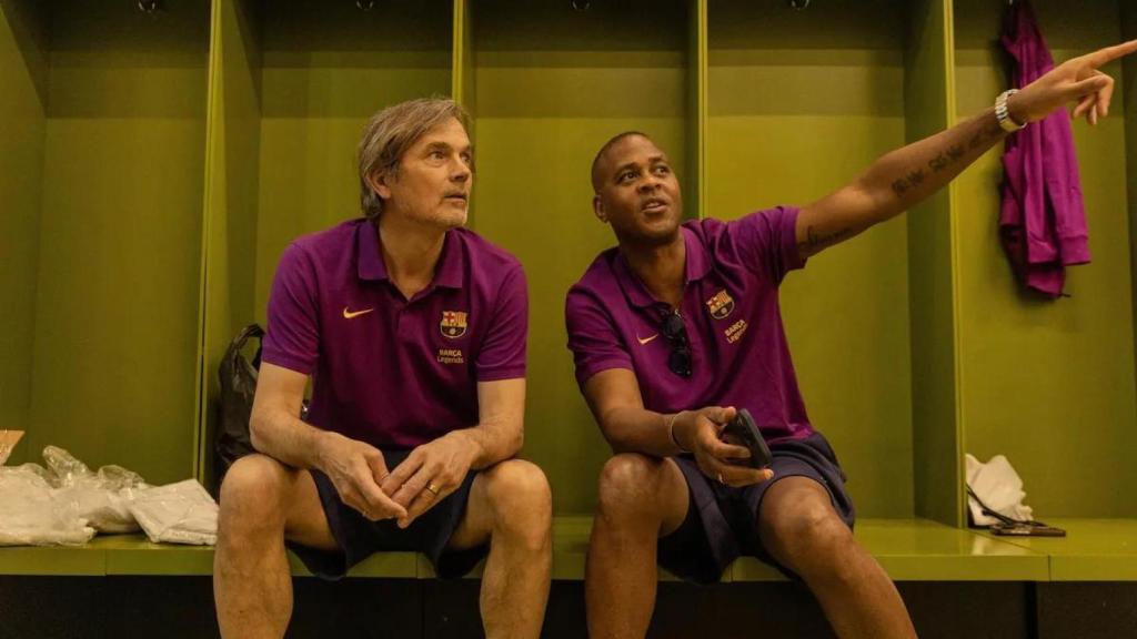 Philipp Cocu i Patrick Kluivert amb els Barça Legends
