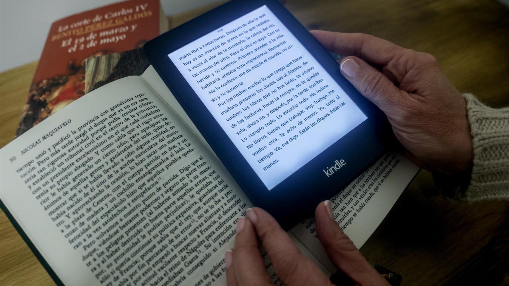 Libro digital y en papel (recurso)