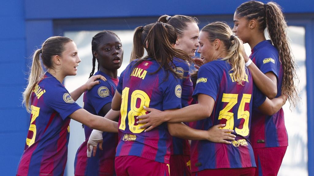Las jugadoras del Barça Femenino celebran un gol contra el RCD Espanyol