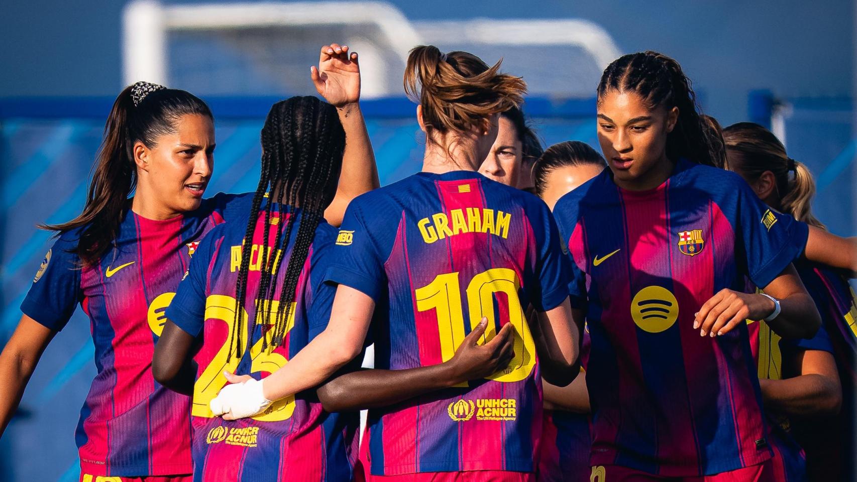 Las jugadoras del Barça Femenino celebran un gol contra el RCD Espanyol
