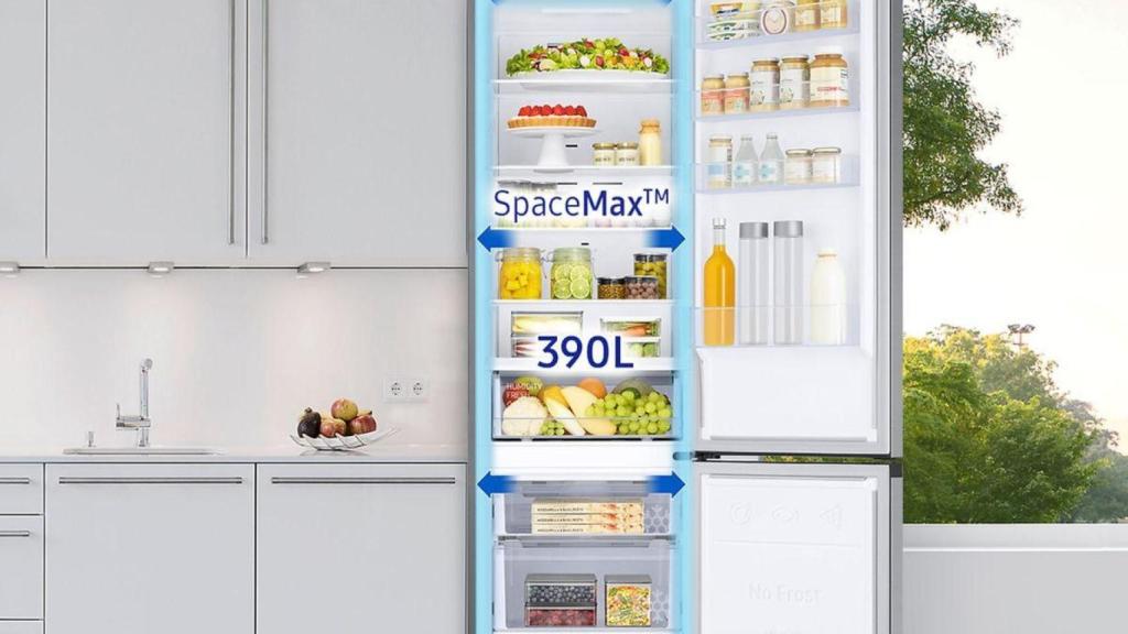 Frigorífico abierto con productos dentro