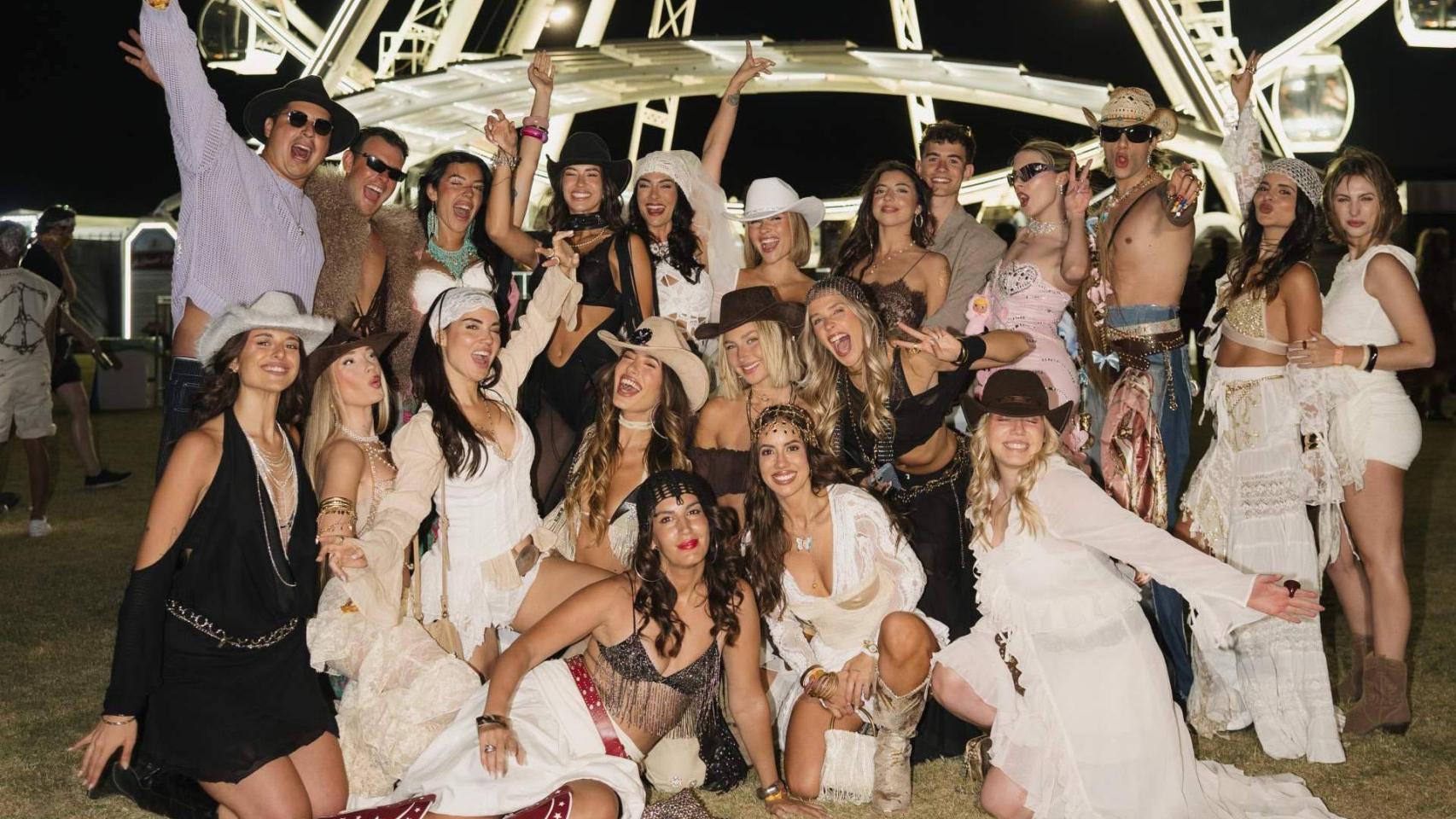 2. LET’S BE GROUP en el evento Coachella