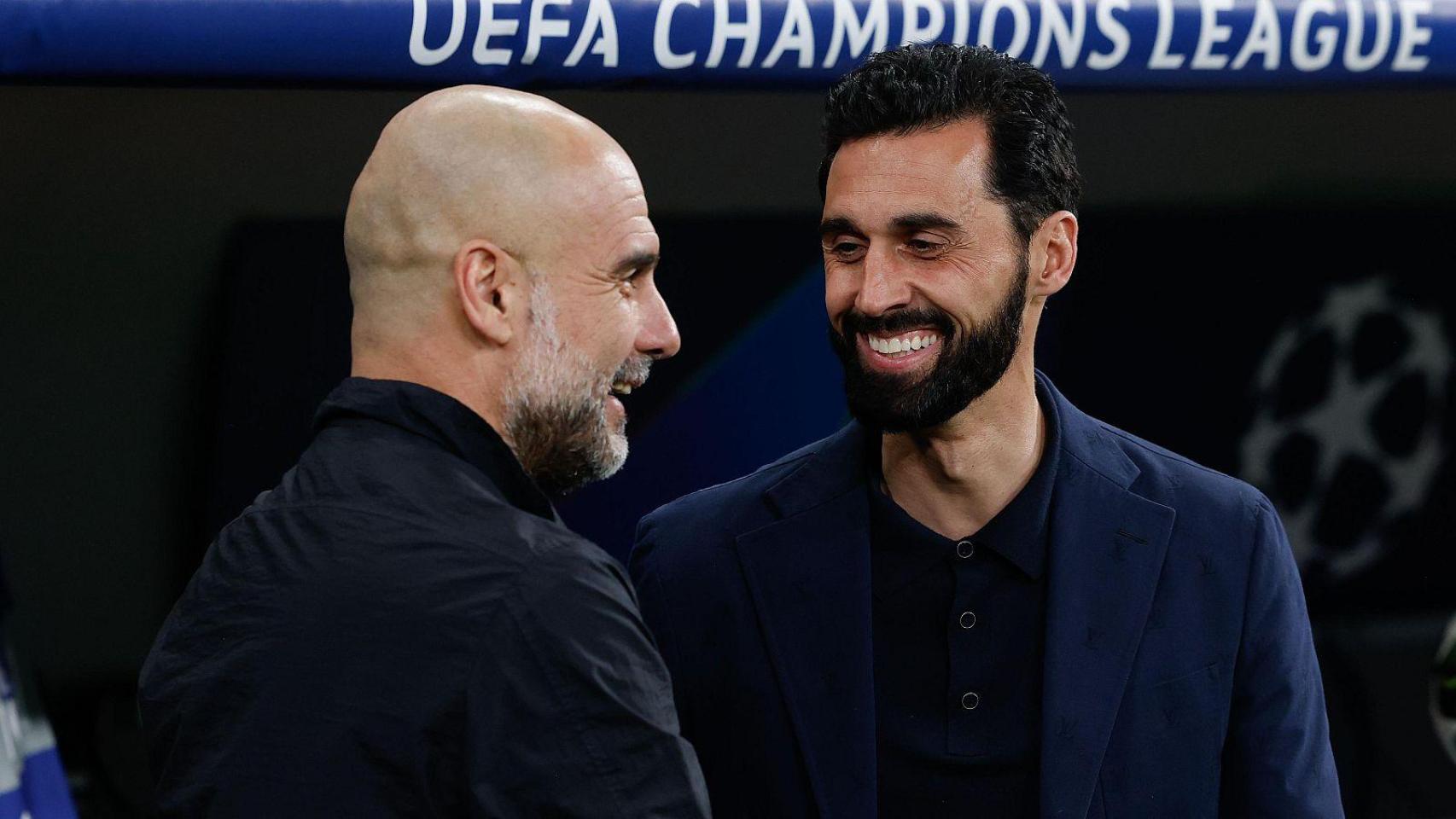 Pep Guardiola y Álvaro Arbeloa se saludan en la Champions League