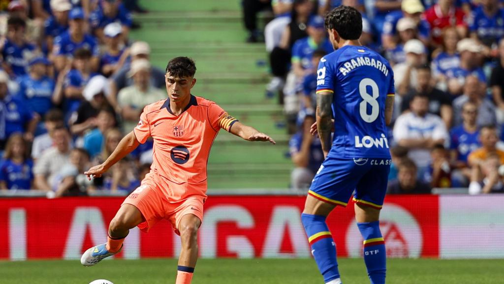 Pedri arma una passada al Getafe-Barça