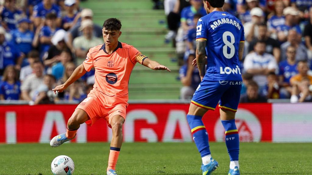 Pedri arma una passada en el Getafe-Barça