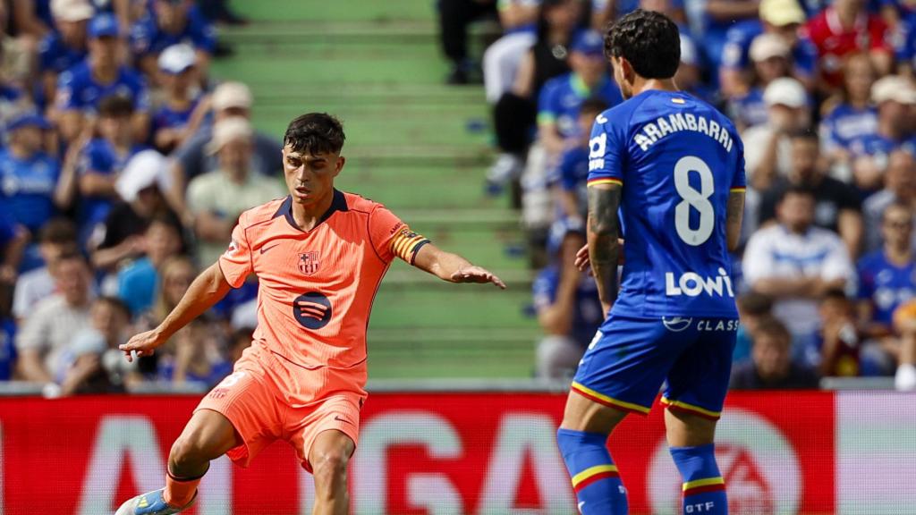 Pedri arma una passada en el Getafe-Barça