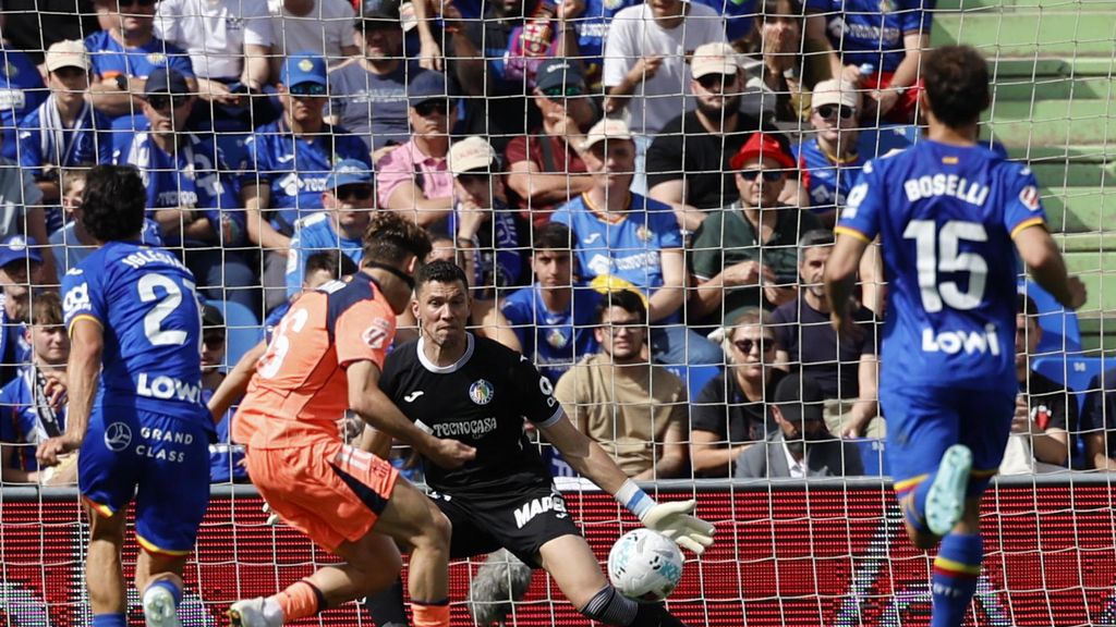 Fermín marca el gol del Barça