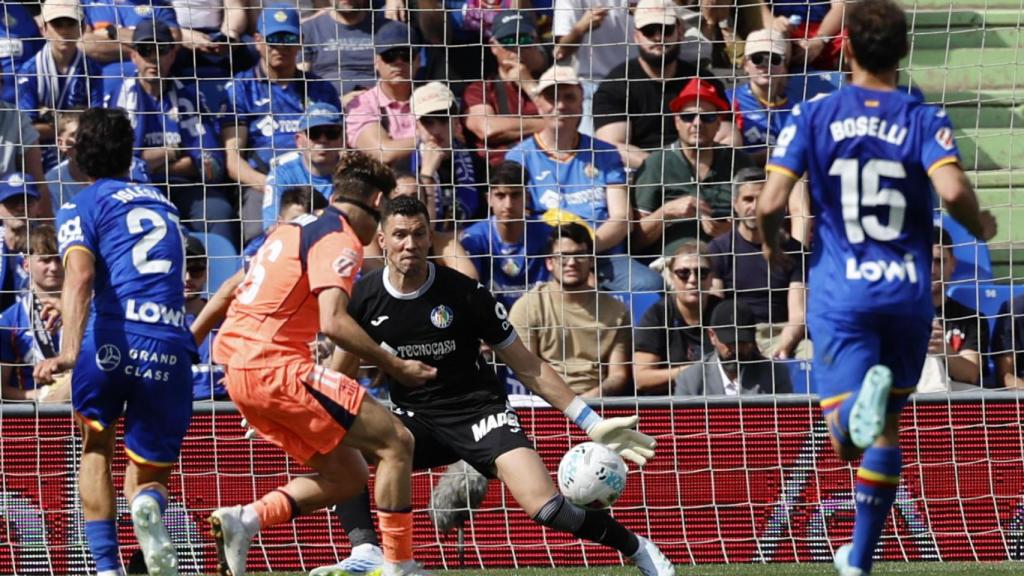 Fermín marca el gol del Barça