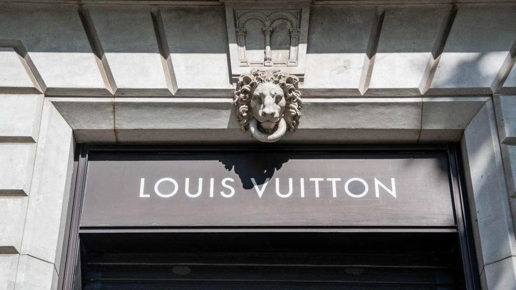 Entrada a la flagship de Louis Vuitton, al passeig de Gràcia