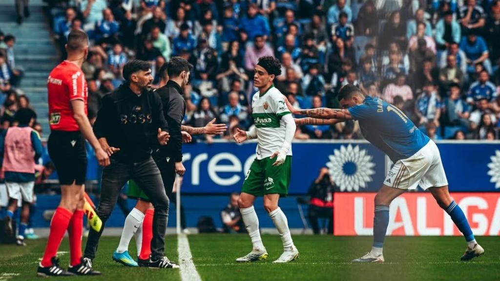 Héctor Fort reaparece con el Elche en el duelo ante el Real Oviedo (2)