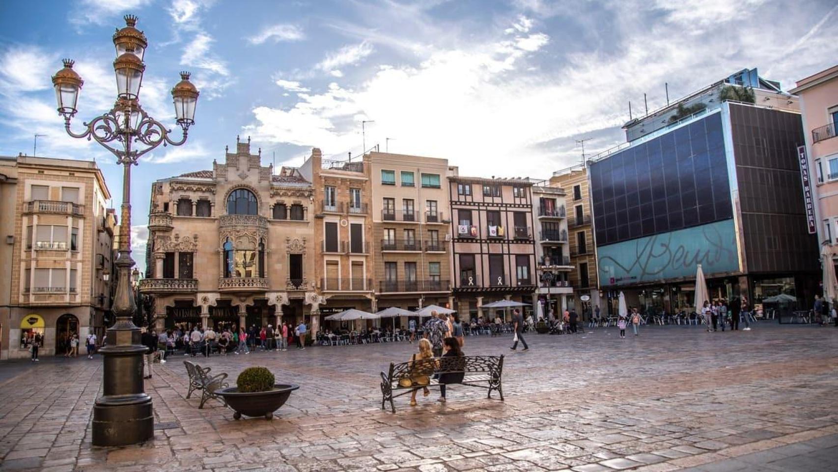 El municipio español que esconde el único edificio modernista del mundo que conserva intacto su interior: tiene cuatro letras y dos Bienes de Interés Cultural