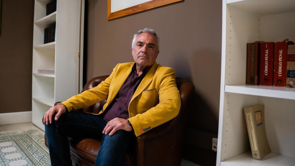 Santiago Espot, al despatx del seu advocat