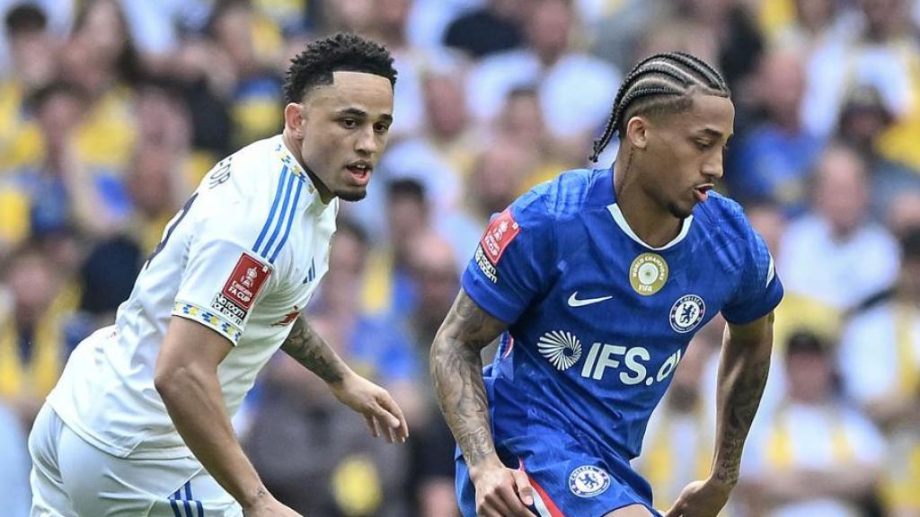 Joao Pedro durante el Chelsea-Leeds