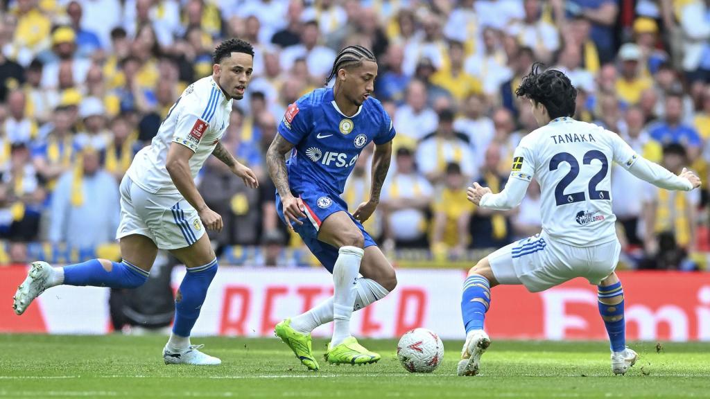 Joao Pedro durant el Chelsea-Leeds