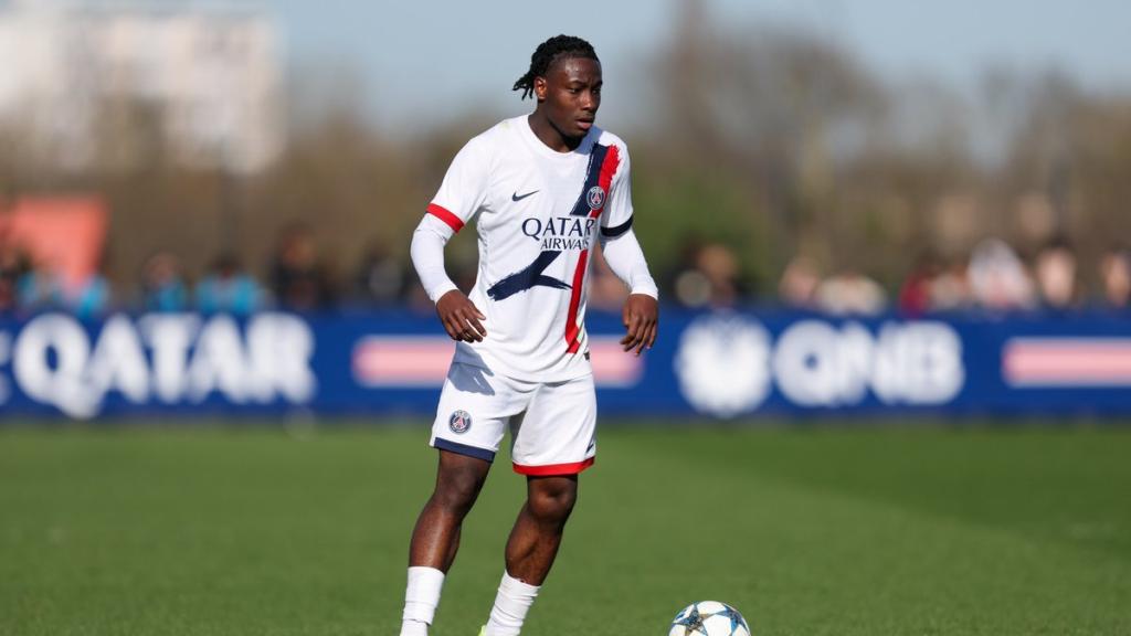 David Boly en un partit del juvenil del PSG