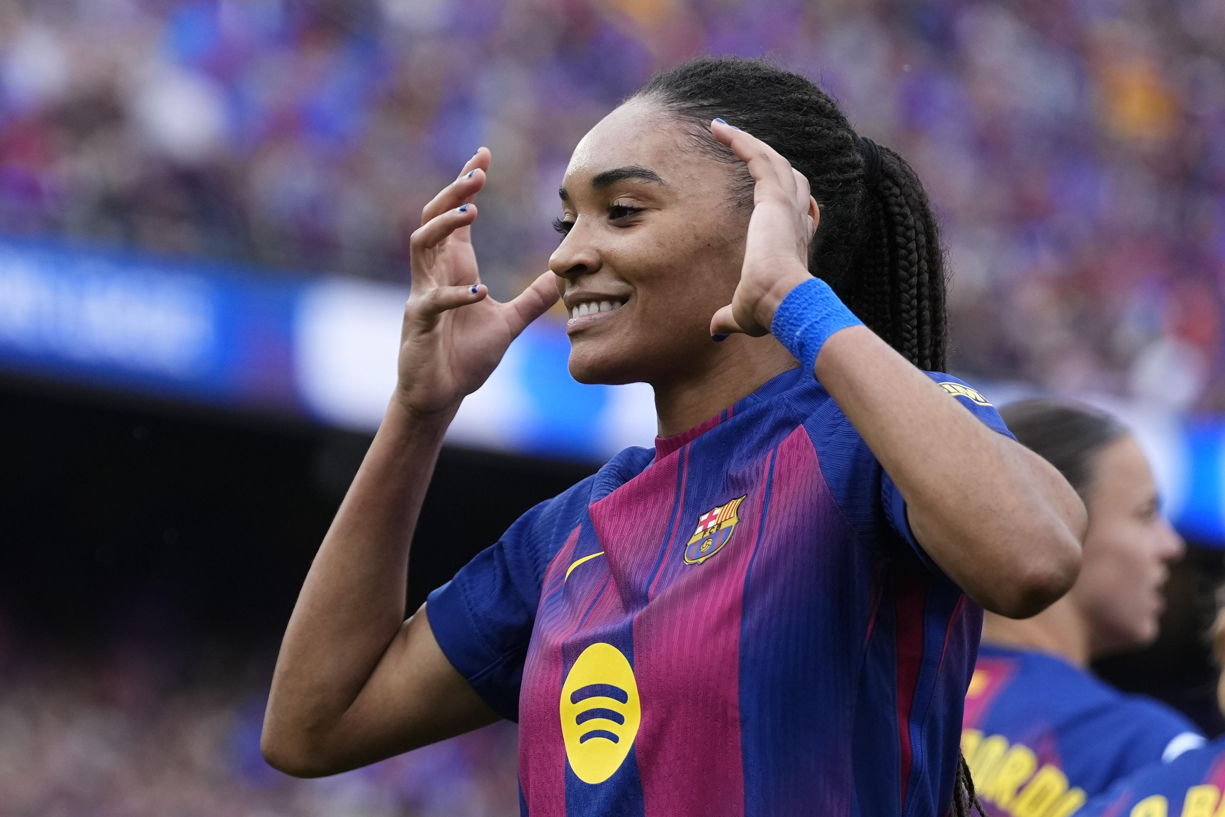 Salma Paralluelo celebra su gol en el Barça Femenino-Bayern de Múnich de la Champions League