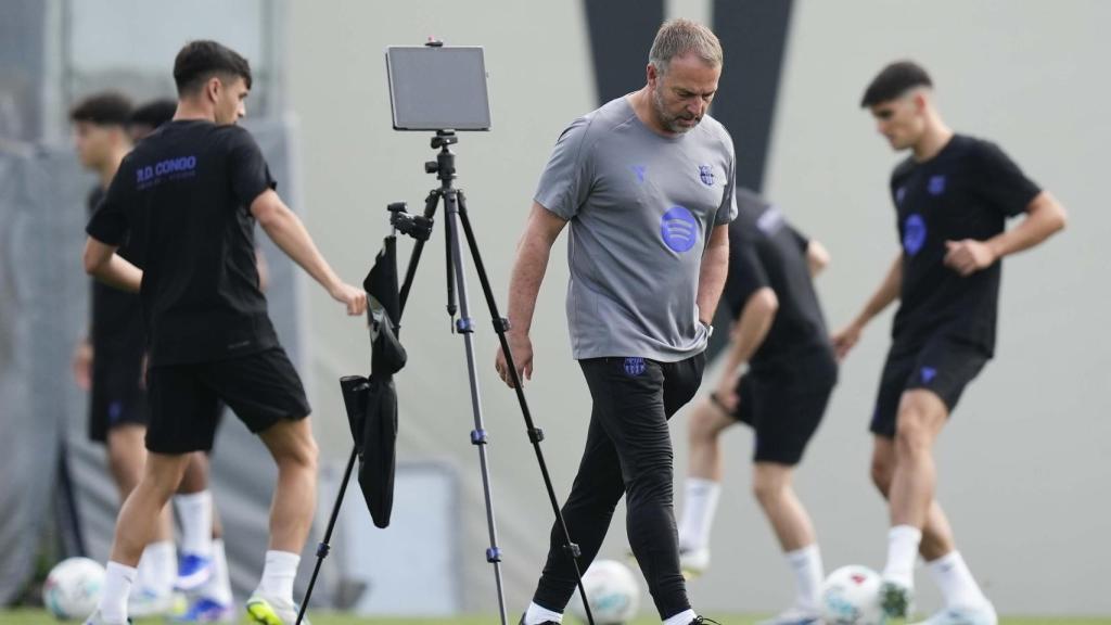 Hansi Flick, en un entrenamiento del Barça